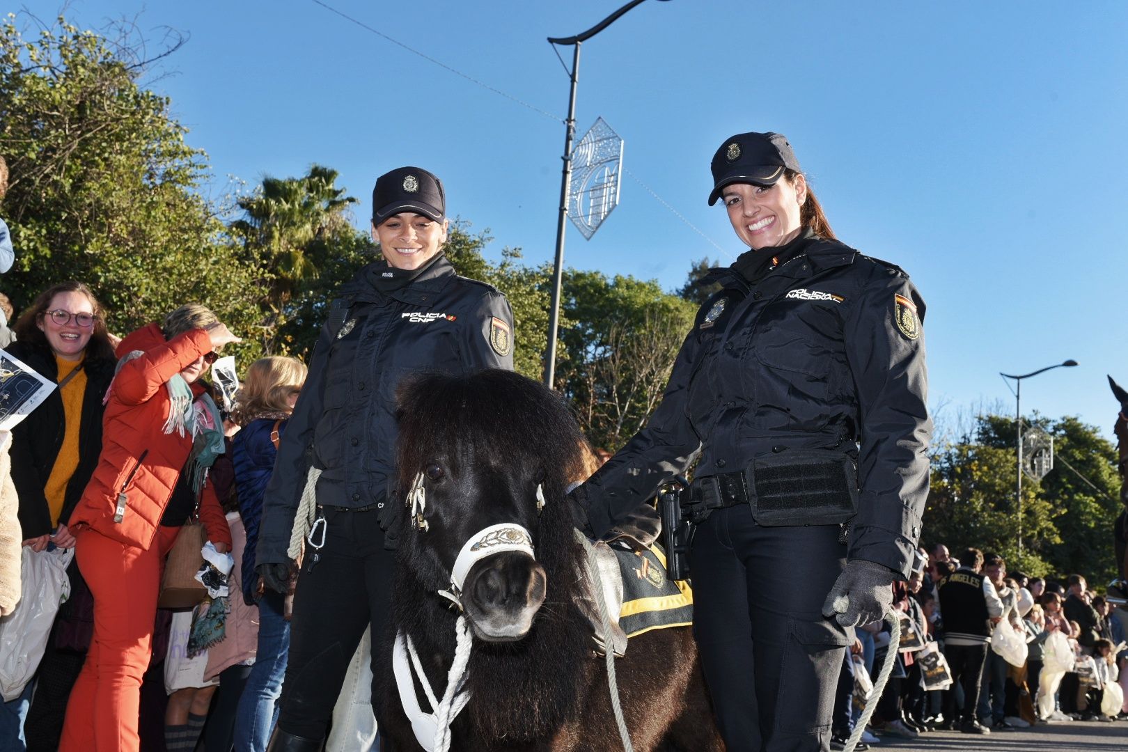Salida de la cabalgata de los Reyes Magos en Sevilla.