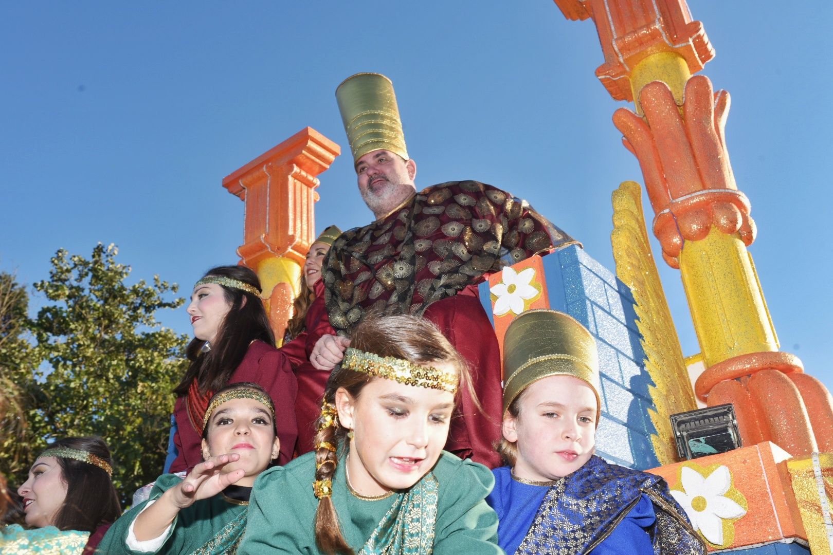 Salida de la cabalgata de los Reyes Magos en Sevilla.