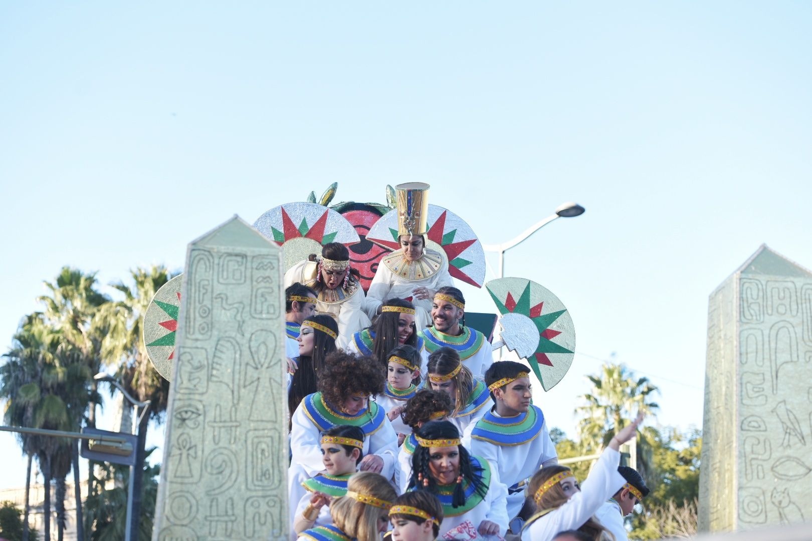 Salida de la cabalgata de los Reyes Magos en Sevilla.