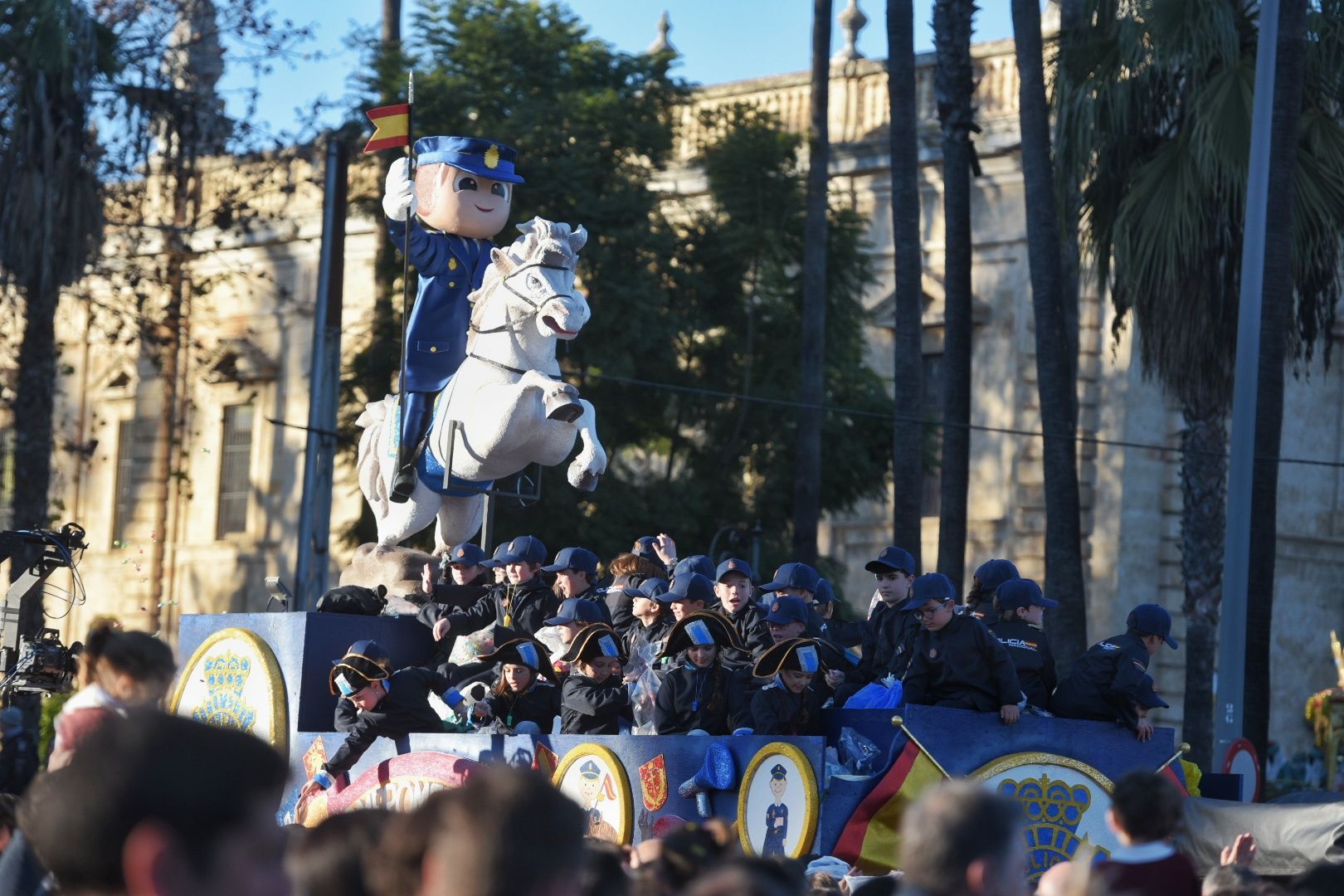 Salida de la cabalgata de los Reyes Magos en Sevilla.