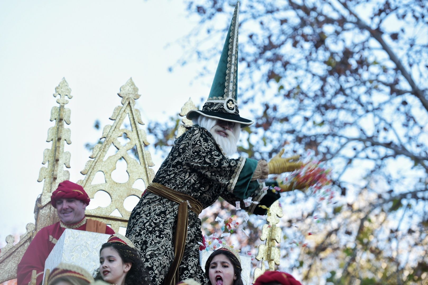 Salida de la cabalgata de los Reyes Magos en Sevilla.