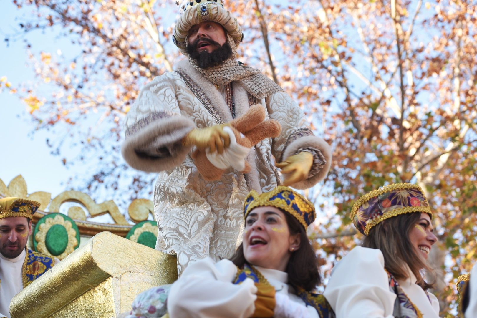 Salida de la cabalgata de los Reyes Magos en Sevilla.