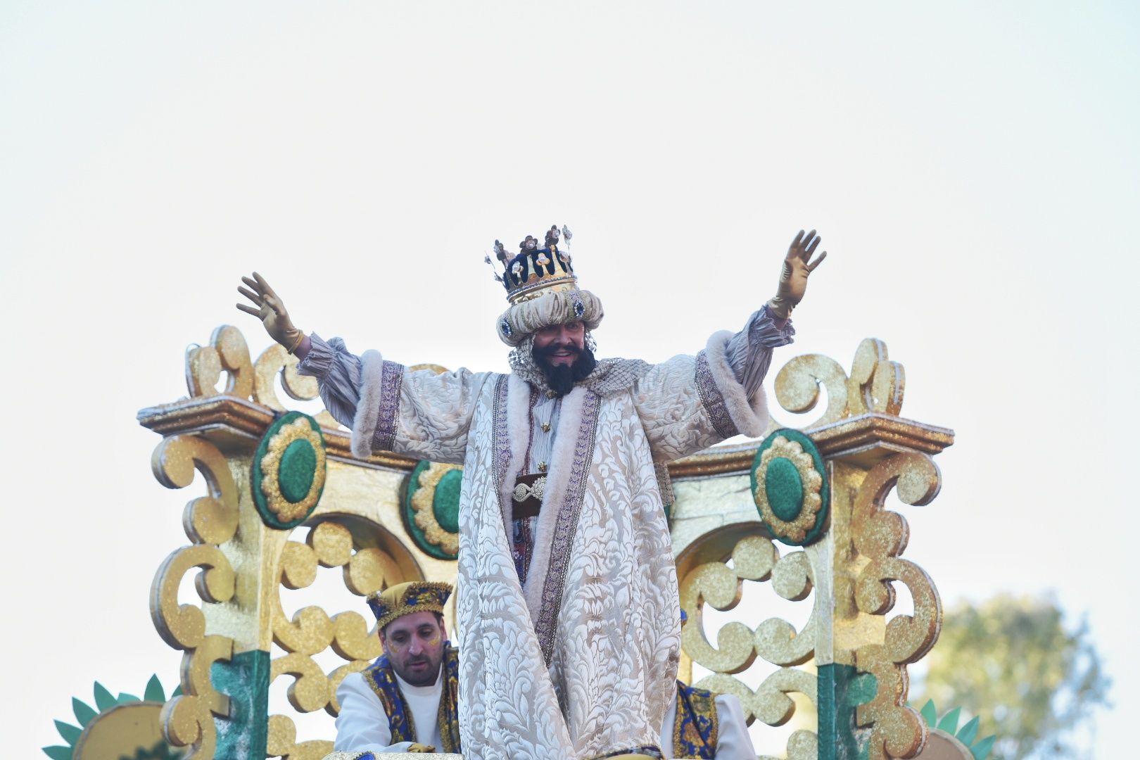 Salida de la cabalgata de los Reyes Magos en Sevilla.