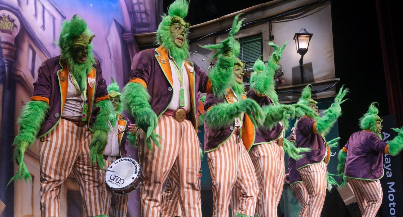 Una imagen de la actuación de 'El Grinch de Cai', dirigada por 'El Sheriff'.   MANUEL FERNÁNDEZ