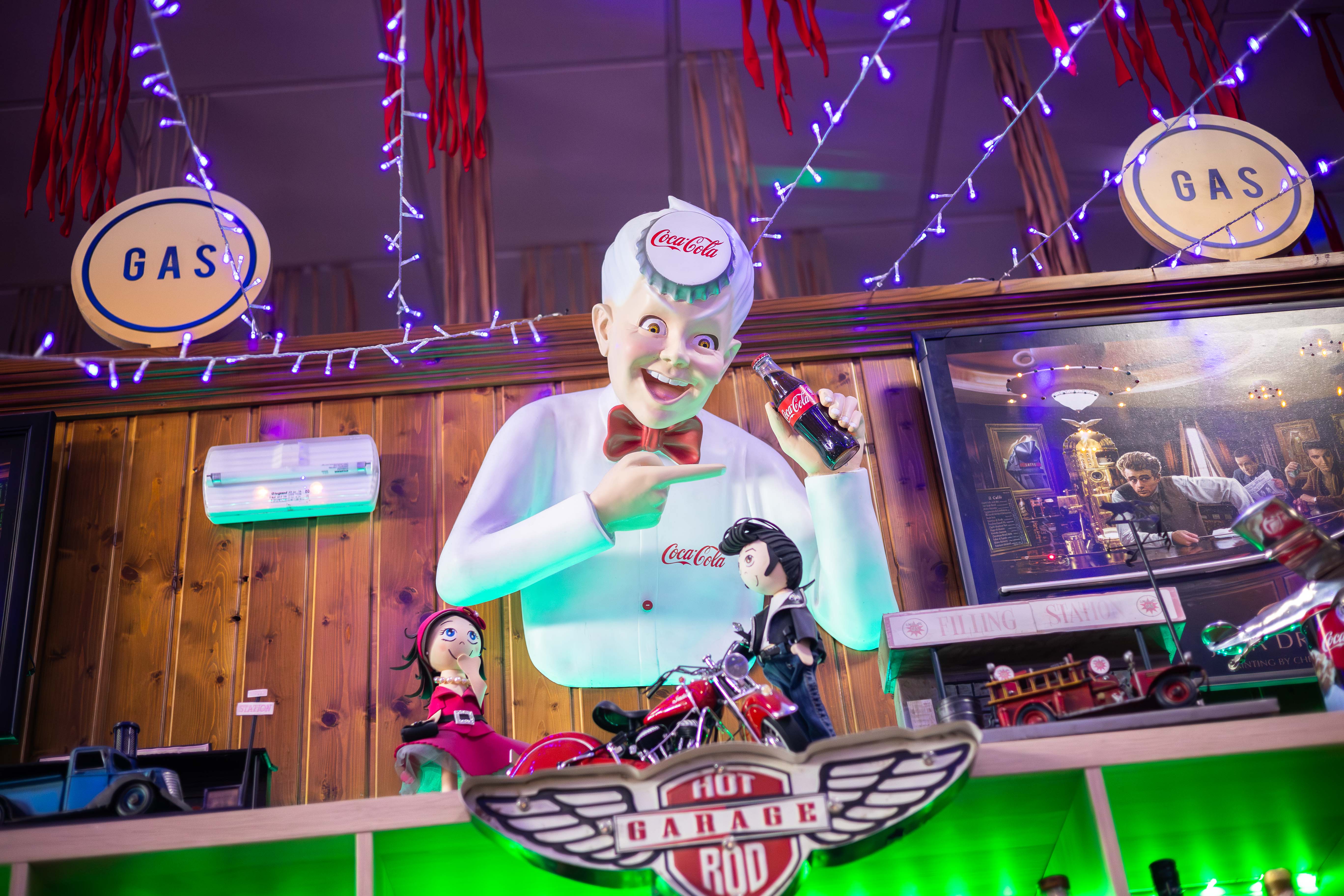 Así es Hangar Costa Vintage, un restaurante museo de la cultura pop