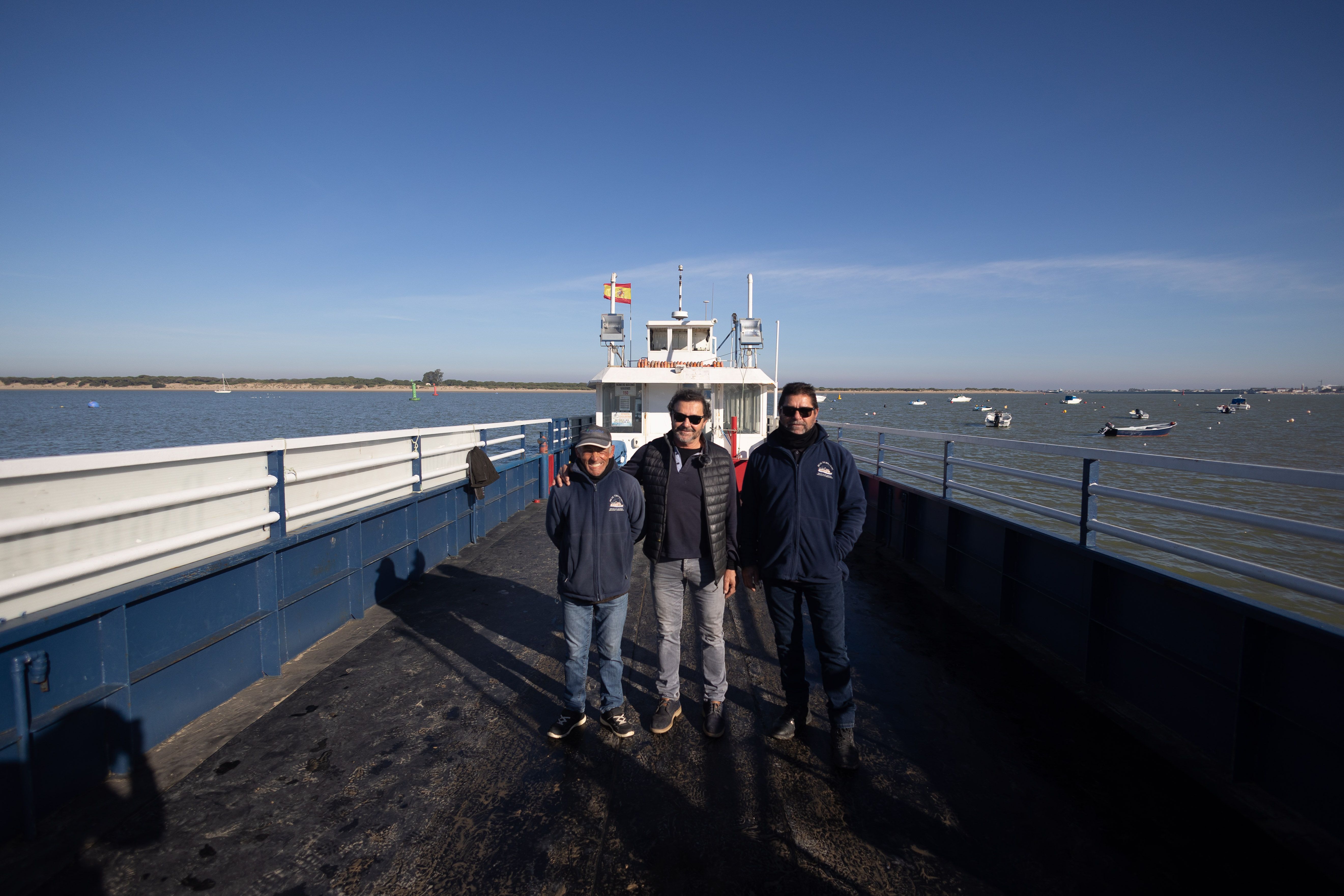 Lorito, Cristóbal y José a bordo de La Olga.
