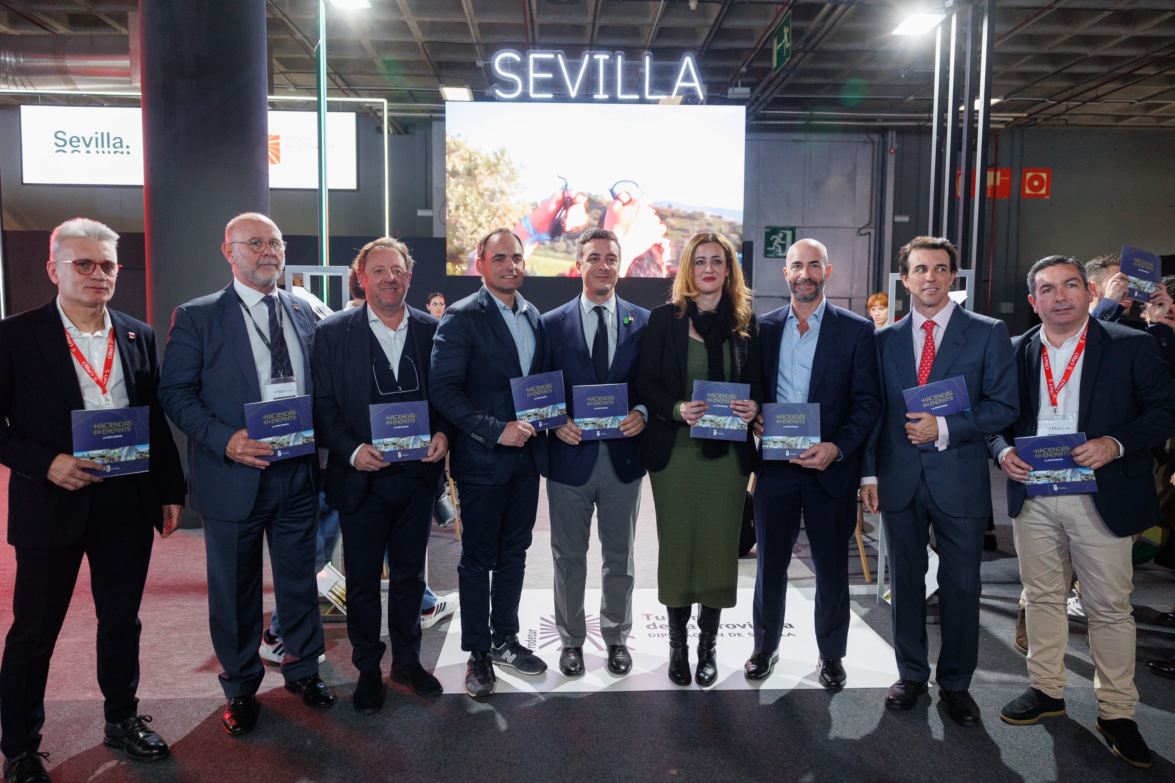 Raquel Vega fitur Sevilla  14