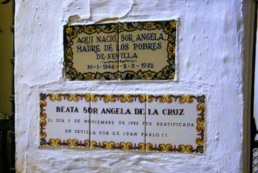 Foto2.Entrada Casa Calle SantaLucíaSantaÁngela