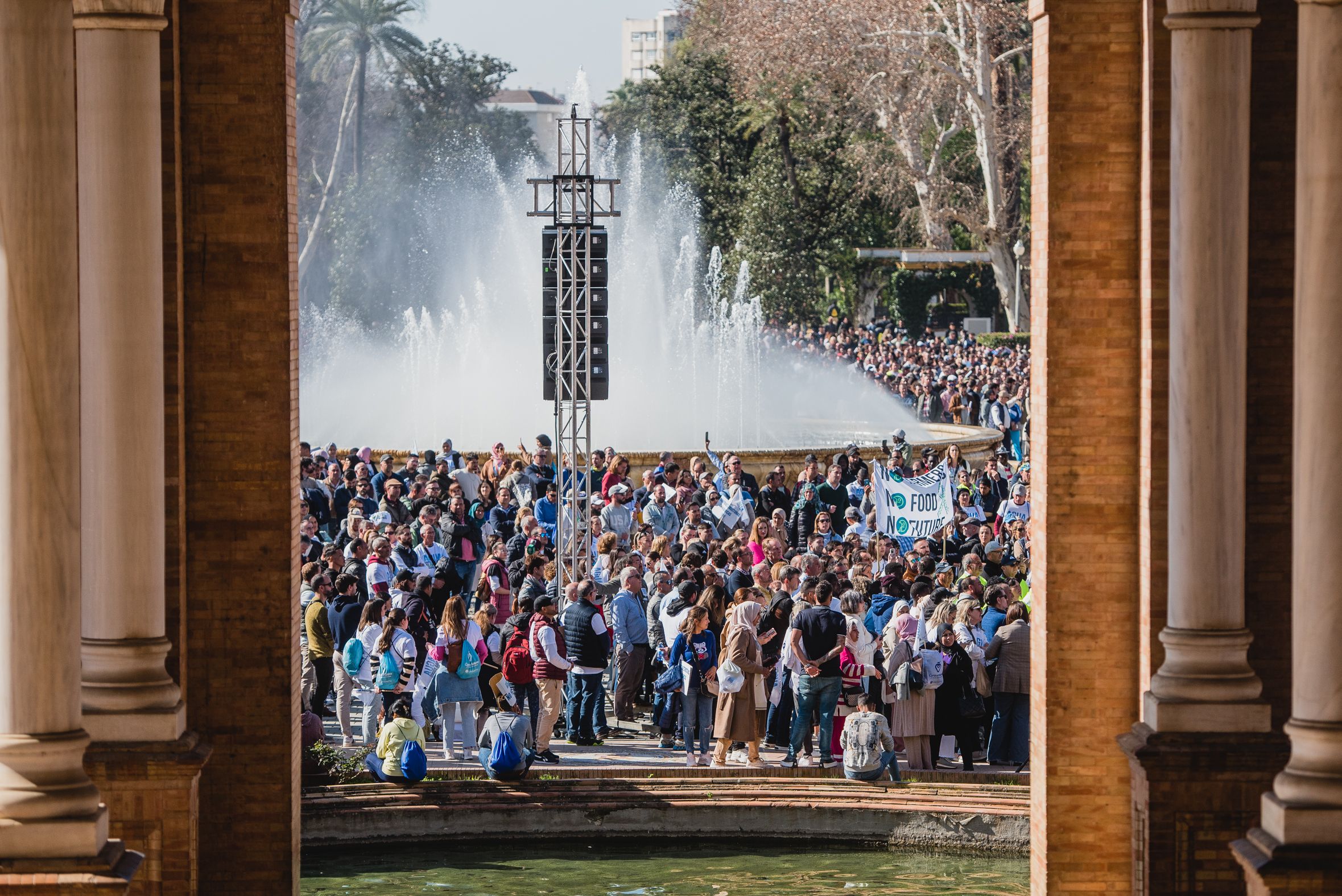 Manifestación de los agricultores de Huelva en las calles de Sevilla para pedir agua.