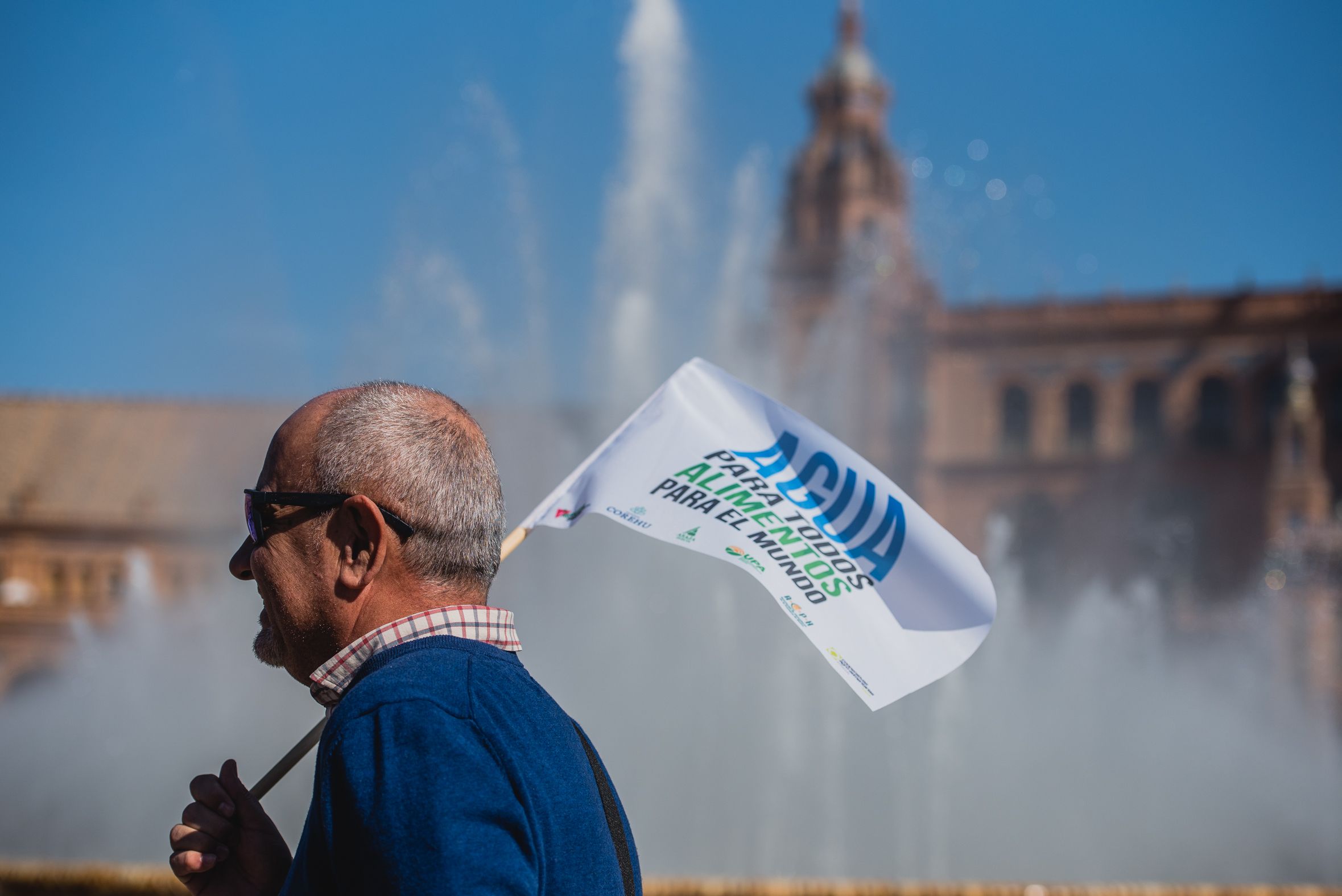 Manifestación de los agricultores de Huelva en las calles de Sevilla para pedir agua.