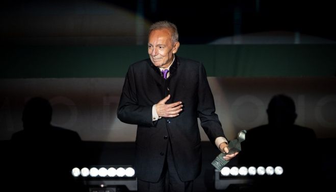 José Luis Gómez, con el Premio Carmen de Honor.