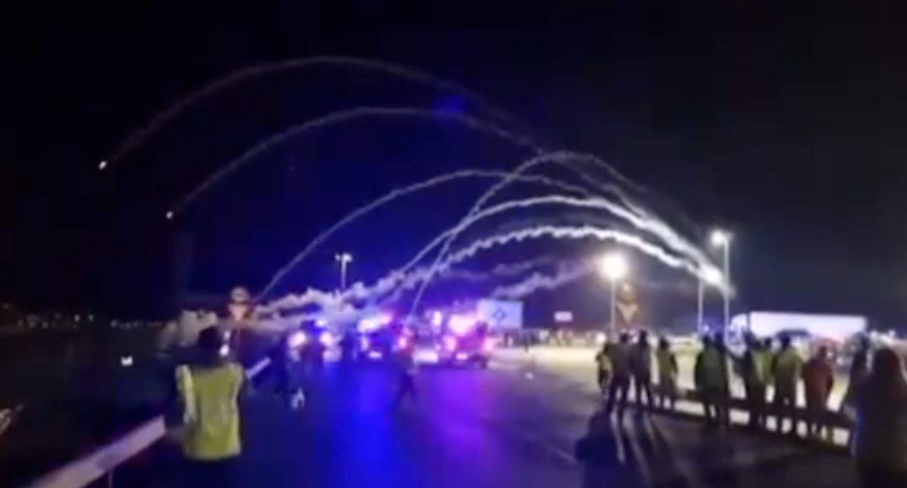 Imagen de la intervención de los antidisturbios contra los agricultores en Antequera. Imagen de la intervención de los antidisturbios contra los agricultores en Antequera.