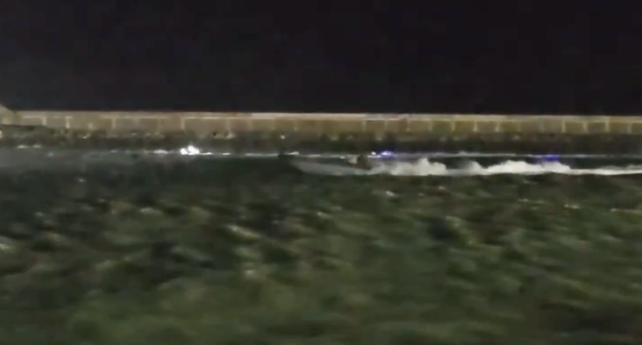Cuatro narcolanchas han matado a dos guardias civiles en aguas de Barbate.