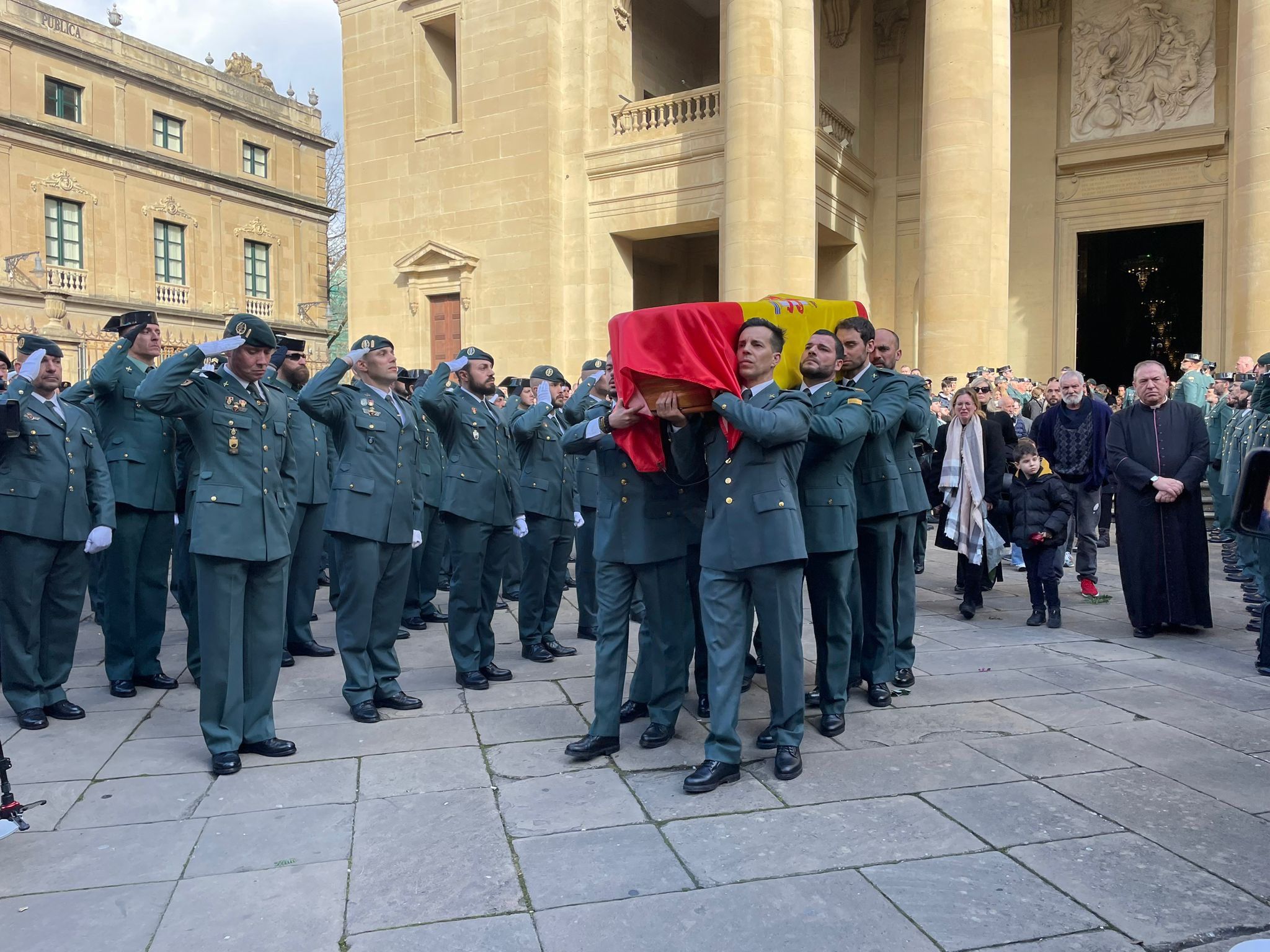 Funeral de uno de los guardias civiles asesinados en el puerto de Barbate el 9 de febrero. Funeral de uno de los guardias civiles asesinados en el puerto de Barbate el 9 de febrero.