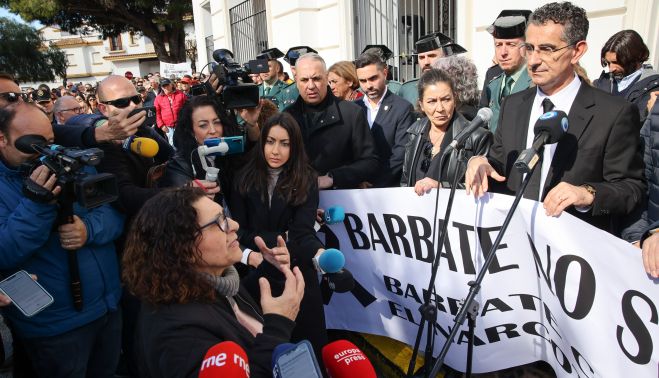 una vecina de Barbate reprocha a los políticos durante el acto