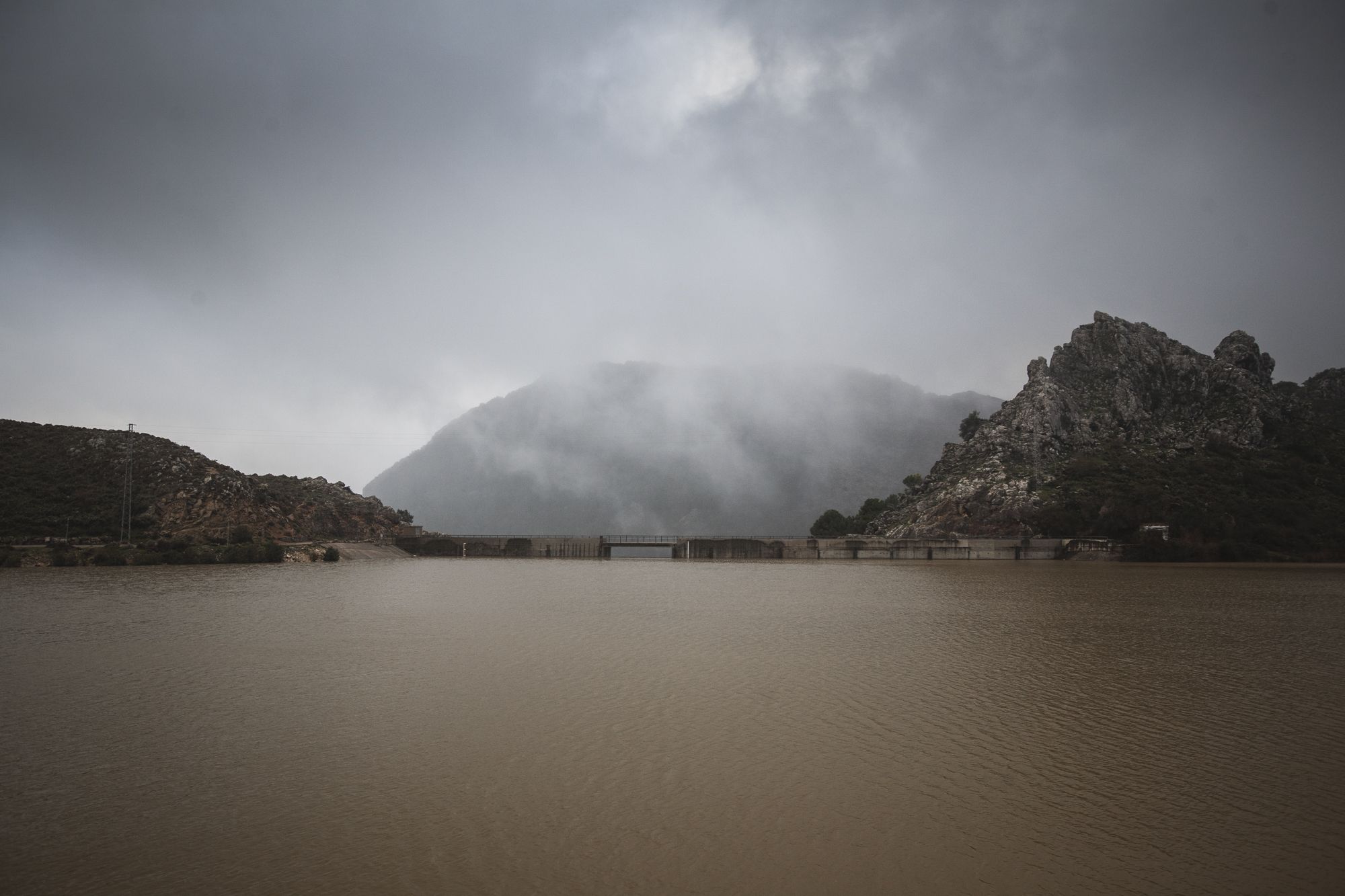 Maravilloso aspecto que presenta el embalse de El Fresnillo, en Grazalema, tras las últimas lluvias.   RADIO GRAZALEMA