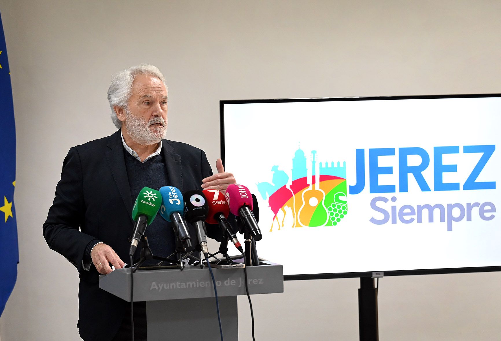Agustín Muñoz, en la rueda de prensa en la que ha anunciado la adjudicación de las obras de la Plaza del Mercado.