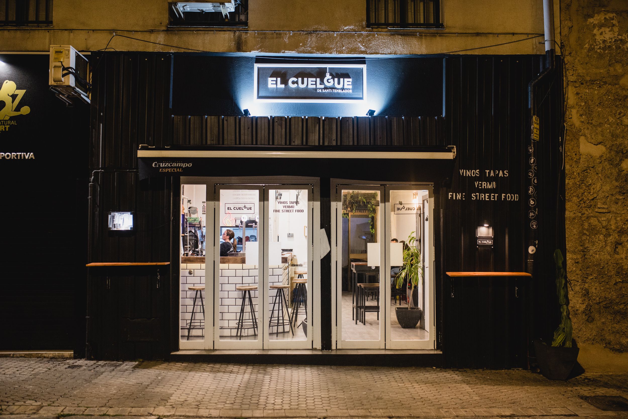 El Cuelgue de Santi Temblador, cocina gamberra en Sevilla, en imágenes.