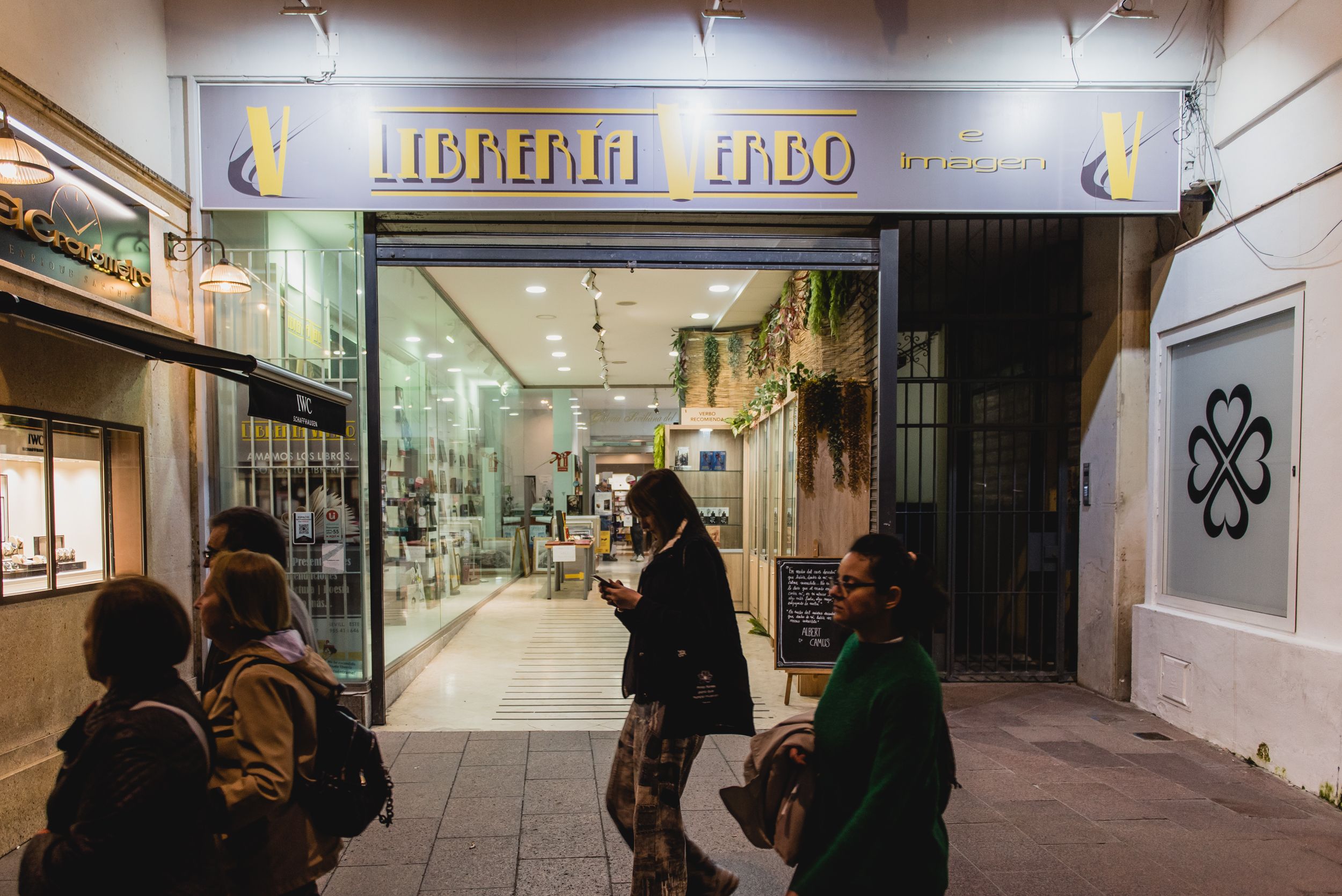 LIBRERIA VERBO SEVILLA 4