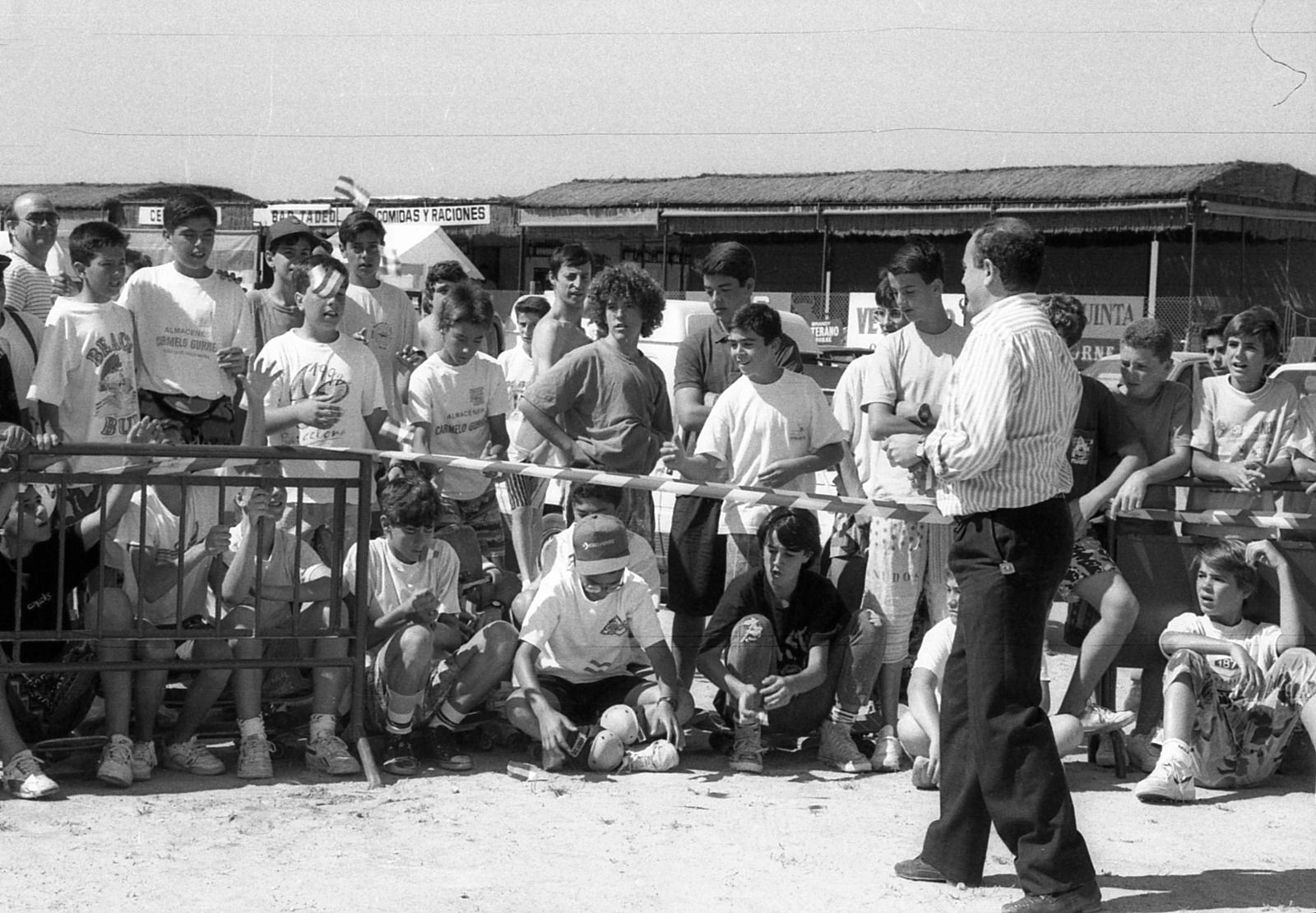 Imagen de los 'skaters' de la época en la inauguración de la rampa. 