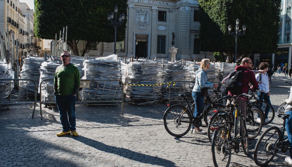 Los palcos de la Semana Santa de Sevilla 2024, antes del montaje, en imágenes.