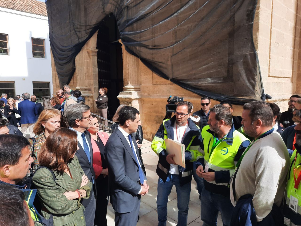 Trabajadores de Acerinox en el Parlamento de Andalucía.