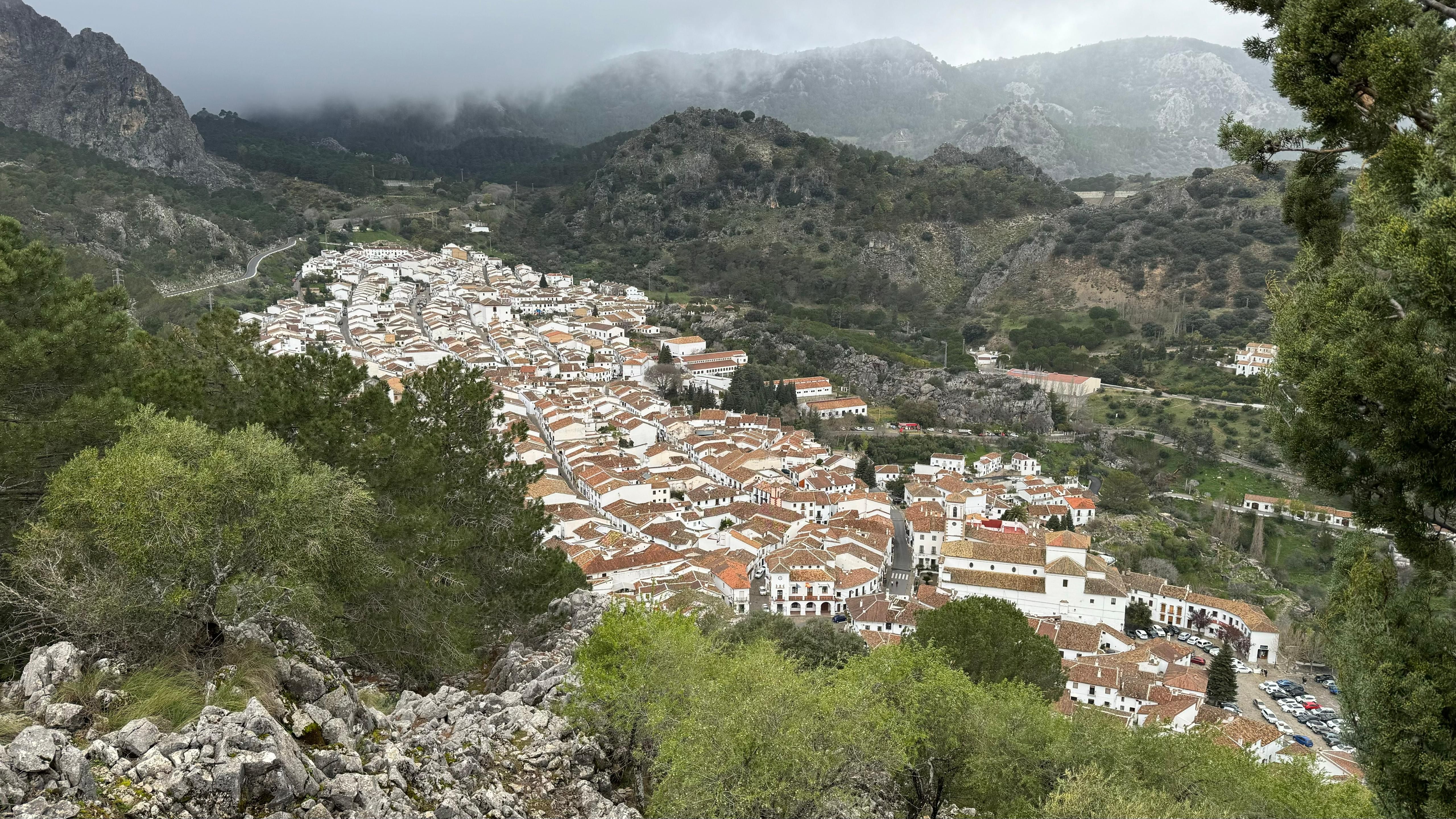 Una impresionante vista de Grazalema, uno de los pueblos gaditanos más virales. JUAN JESÚS CAMACHO Una impresionante vista de Grazalema, uno de los pueblos gaditanos más virales. JUAN JESÚS CAMACHO