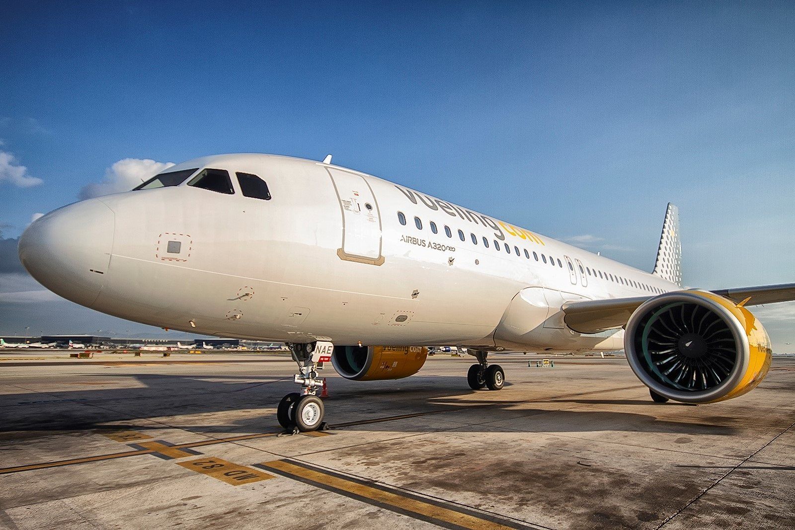 Un avión de Vueling en el aeropuerto.