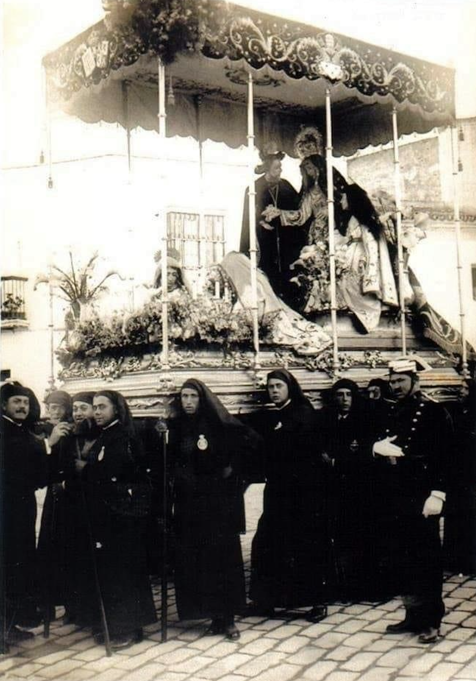 Este era el palio de la Dolorosa, con el Duelo y San Juan, antes de adquirir el actual, una imagen firmada por Toro. 
