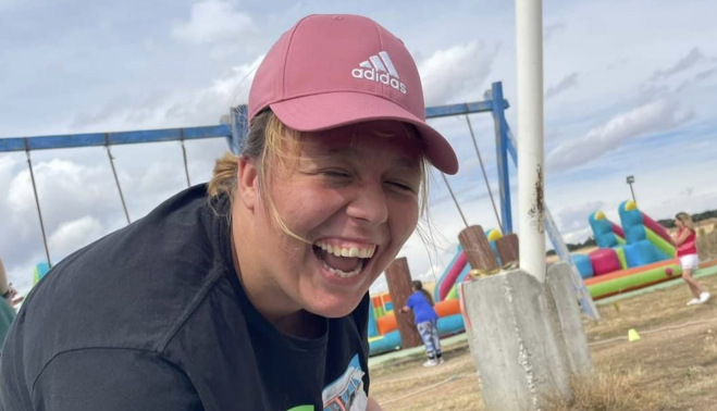Una feliz y sonriente Elena.
