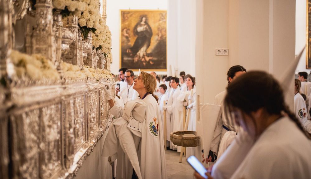 La lluvia impide el Domingo de Ramos de Sevilla, en imágenes. 