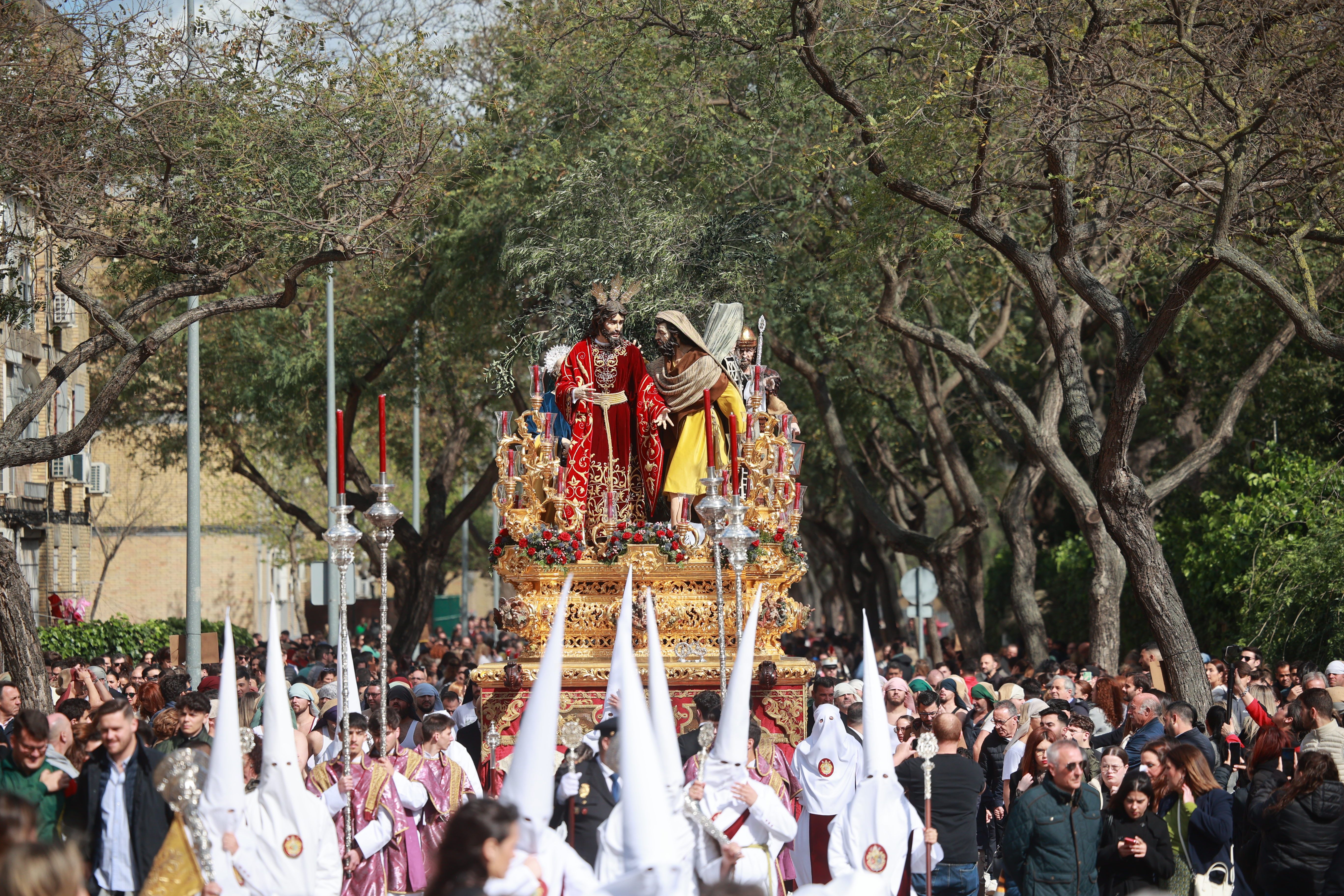 La Clemencia por las calles del Polígono.