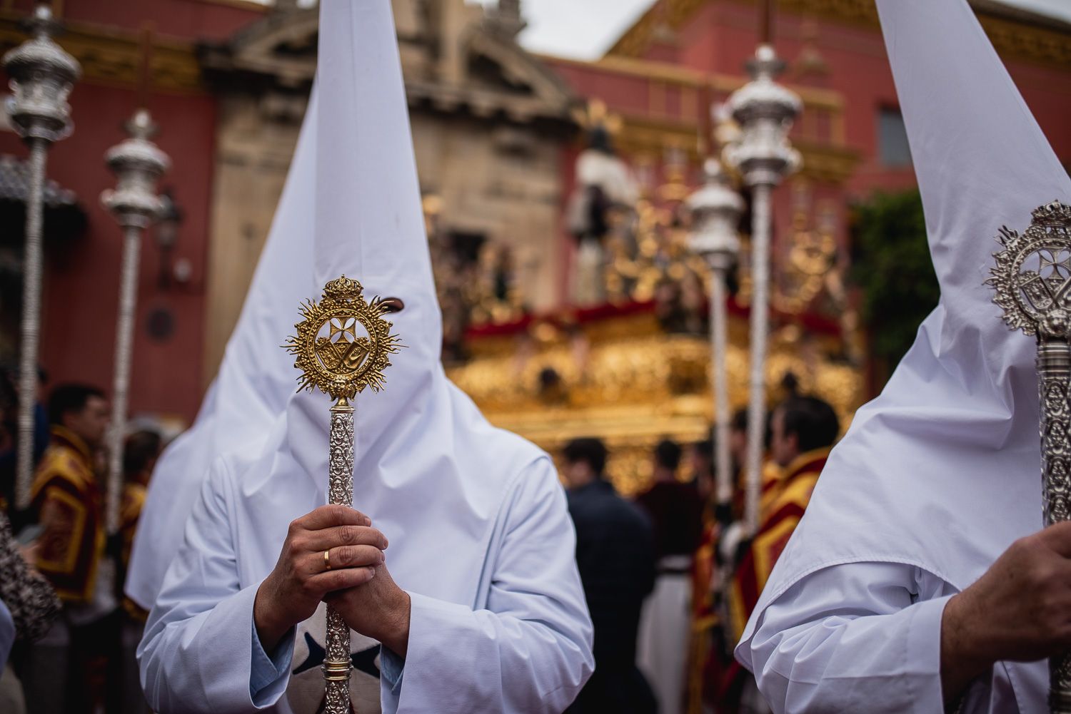 Sevilla disfruta de un Martes Santo con cinco hermandades en la calle