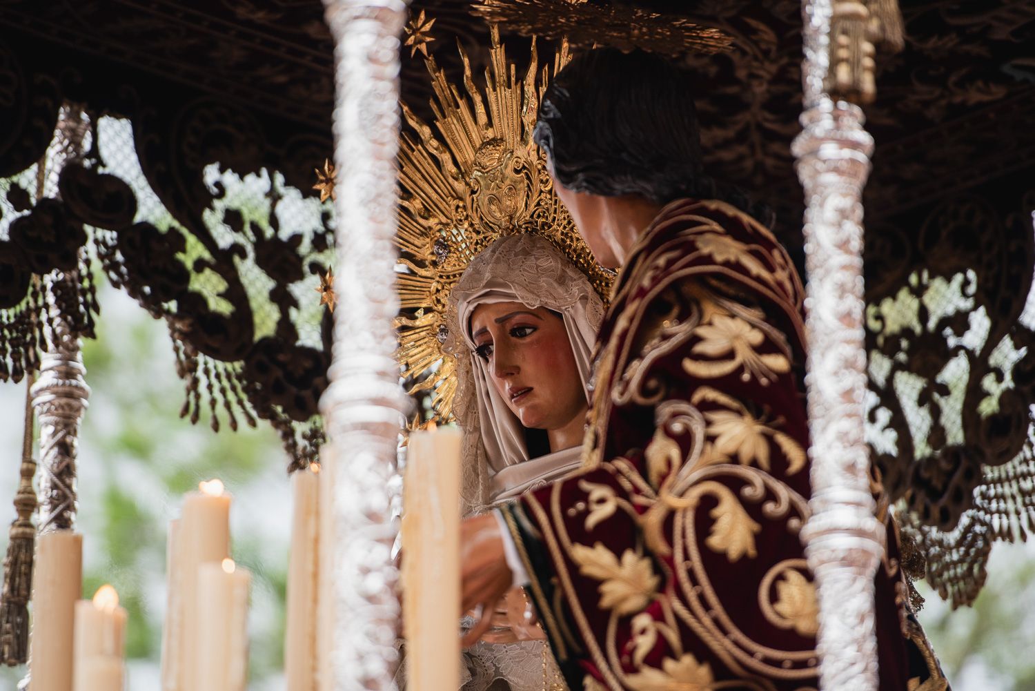 Sevilla disfruta de un Martes Santo con cinco hermandades en la calle