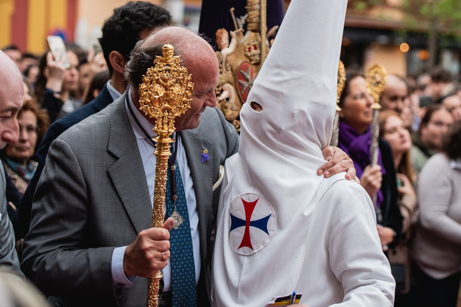 Sevilla disfruta de un Martes Santo con cinco hermandades en la calle