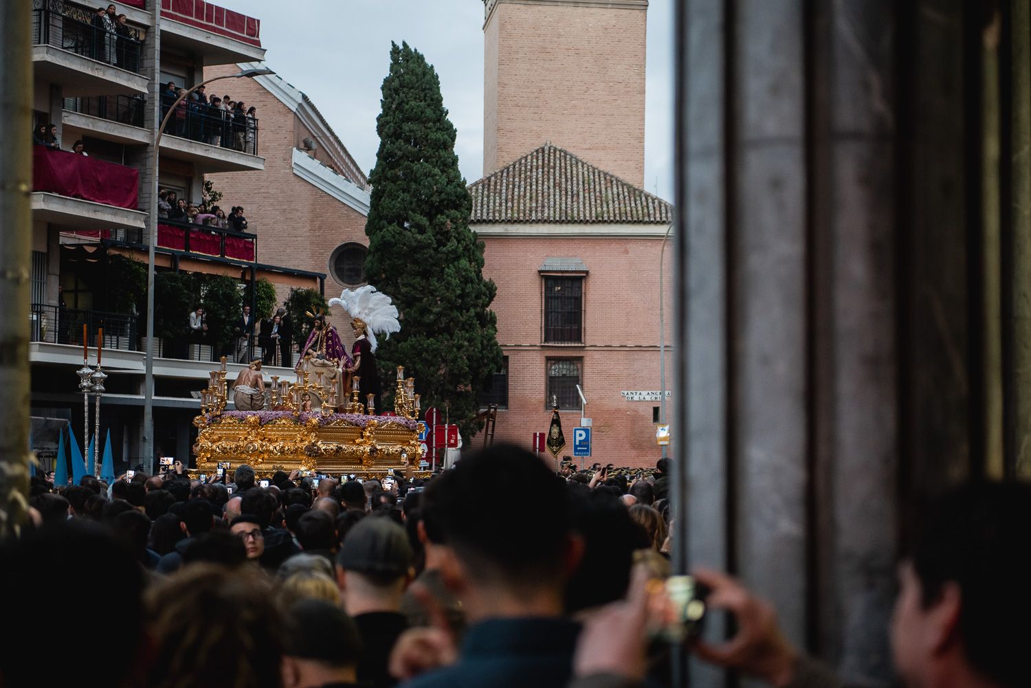 Sevilla disfruta de un Martes Santo con cinco hermandades en la calle