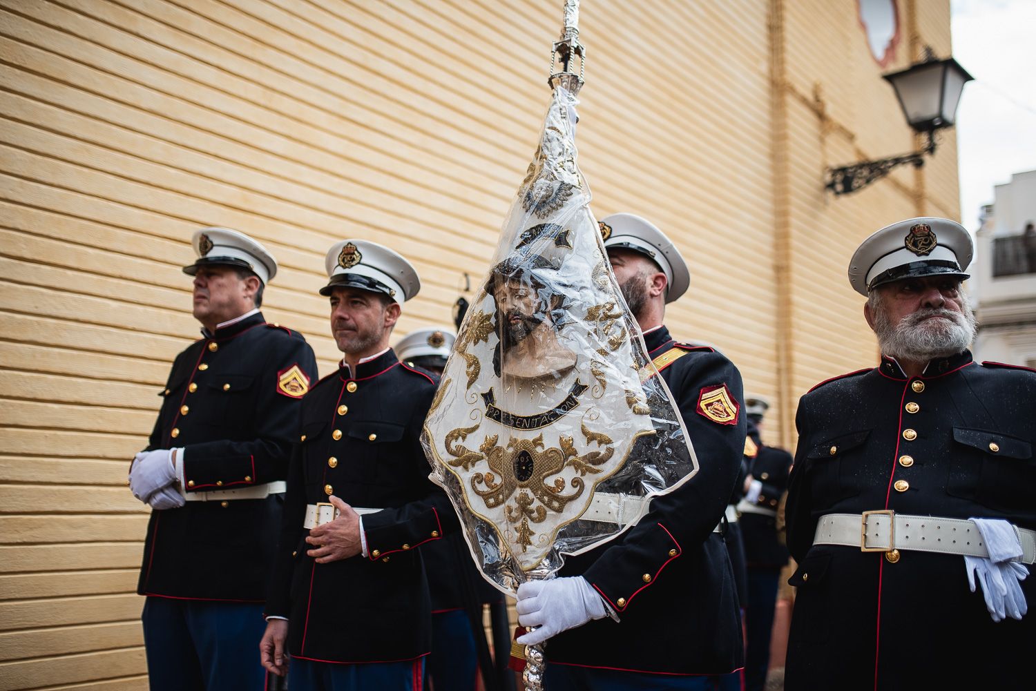 San Bernardo sufre la lluvia y no procesiona.