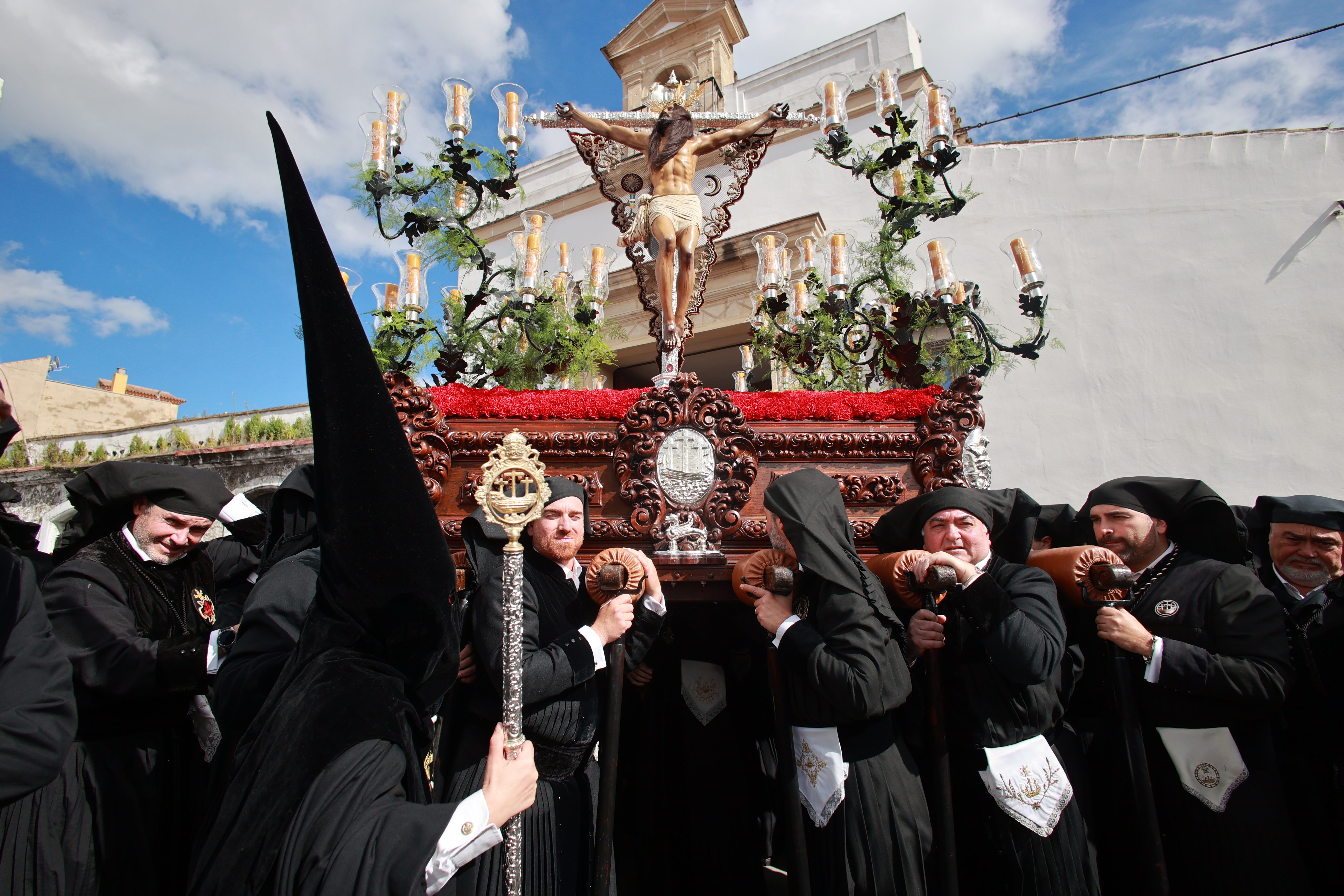El Cristo de la Expiración, un Viernes Santo, tras su salida de la Ermita de San Telmo. El Cristo de la Expiración, un Viernes Santo, tras su salida de la Ermita de San Telmo.