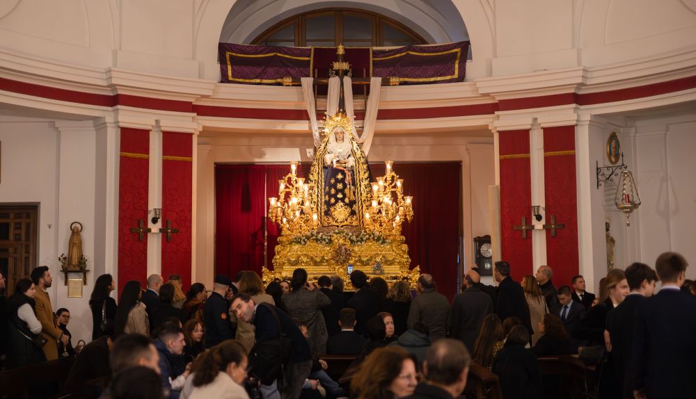 La Virgen de Loreto en su paso dentro de San Pedro.