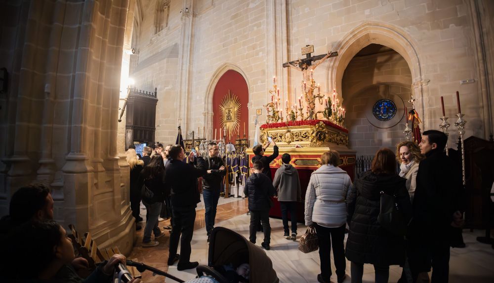 El paso del Cristo de las Almas en Santiago.