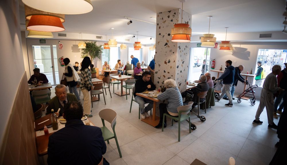 Interior del local remodelado en la plaza Isaac Peral.