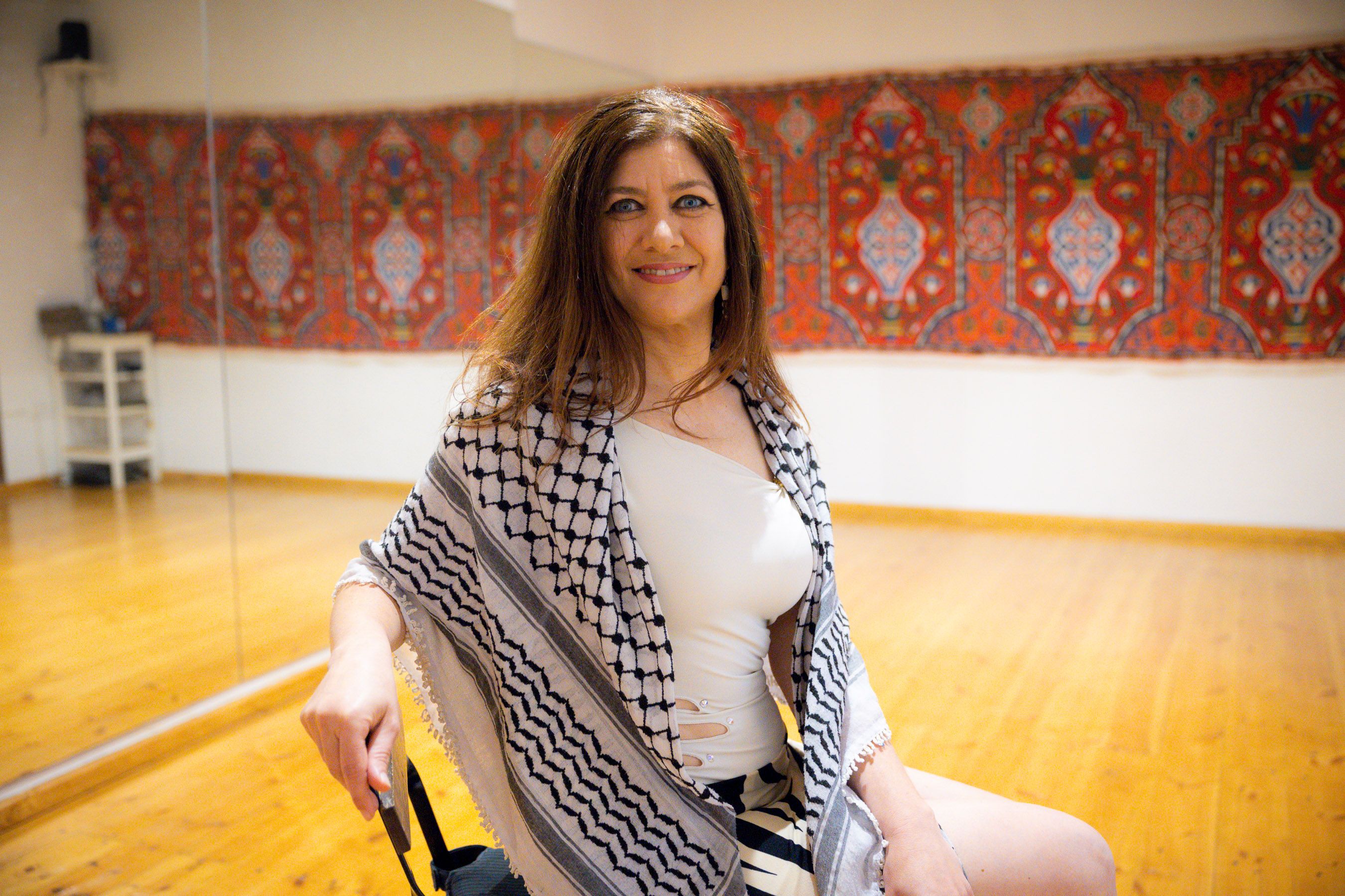 Nada Chouaib, libanesa residente en Jerez, es una de las impulsoras del proyecto 'We dance for Palestine' y promotora de este nuevo acto en la Sala Compañía.
