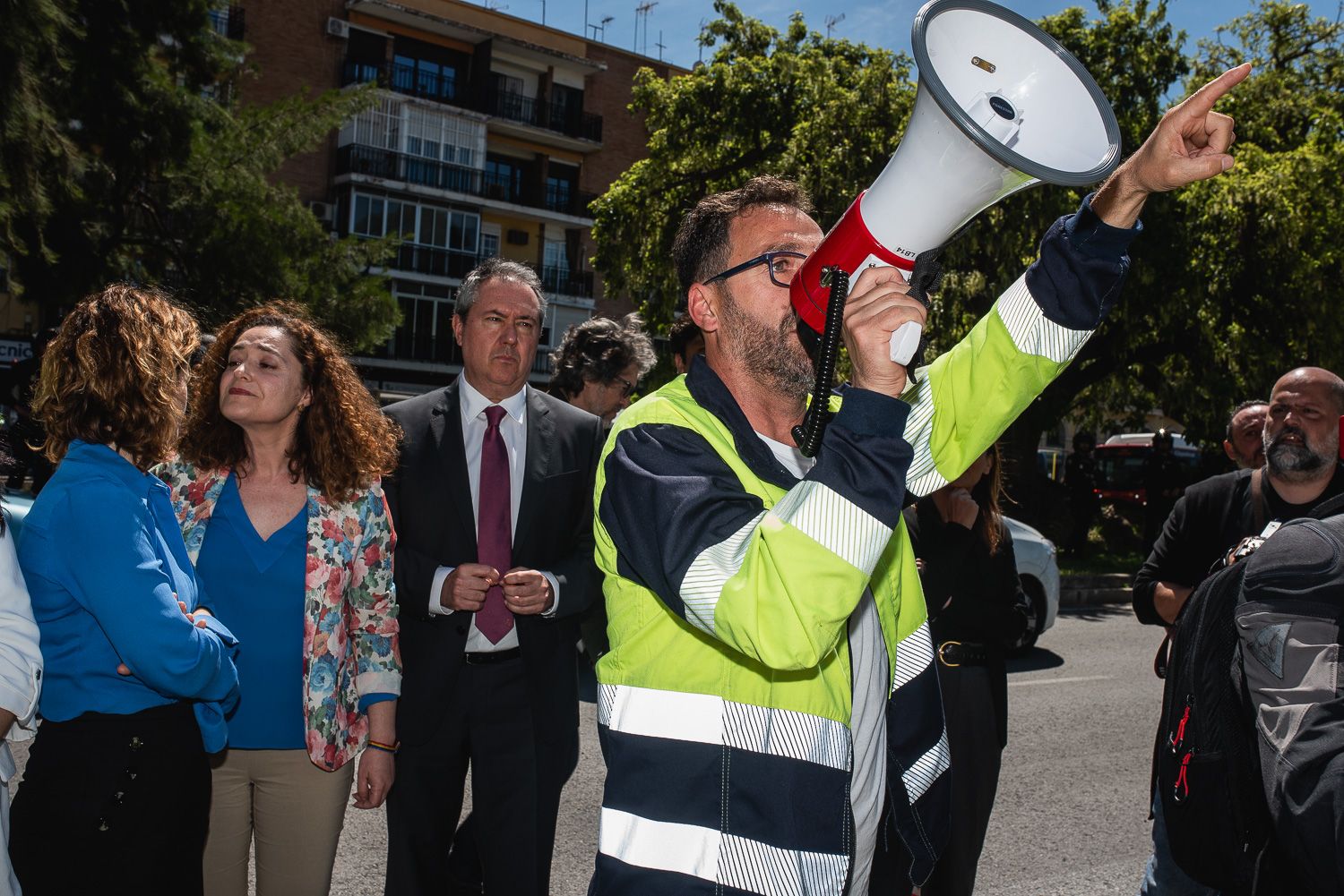 Trabajadores de Acerinox se concentraron a las puertas del Parlamento andaluz
