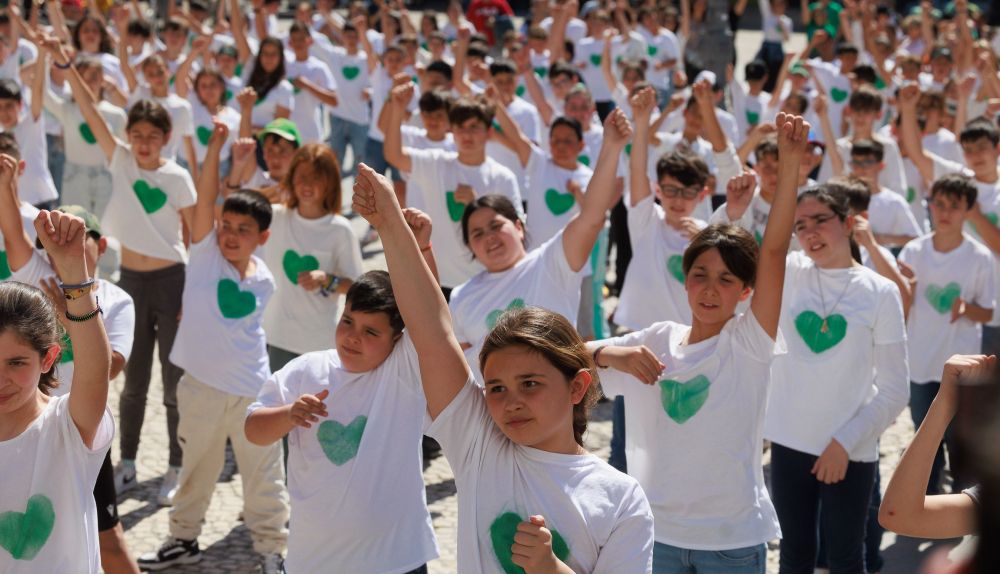 Coreografía colegios públicos en la plaza de San Antonio de Cádiz Coreografía colegios públicos en la plaza de San Antonio de Cádiz