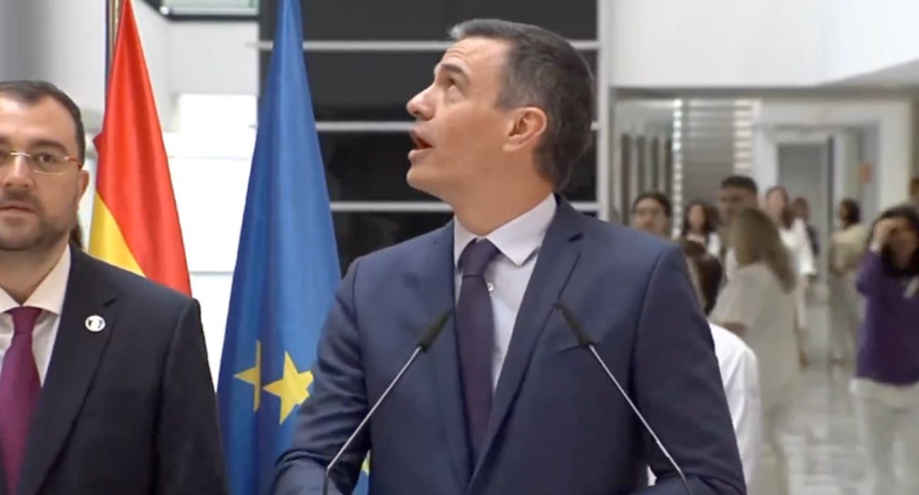 Pedro Sánchez, en el momento en el que recibe varios gritos en contra.