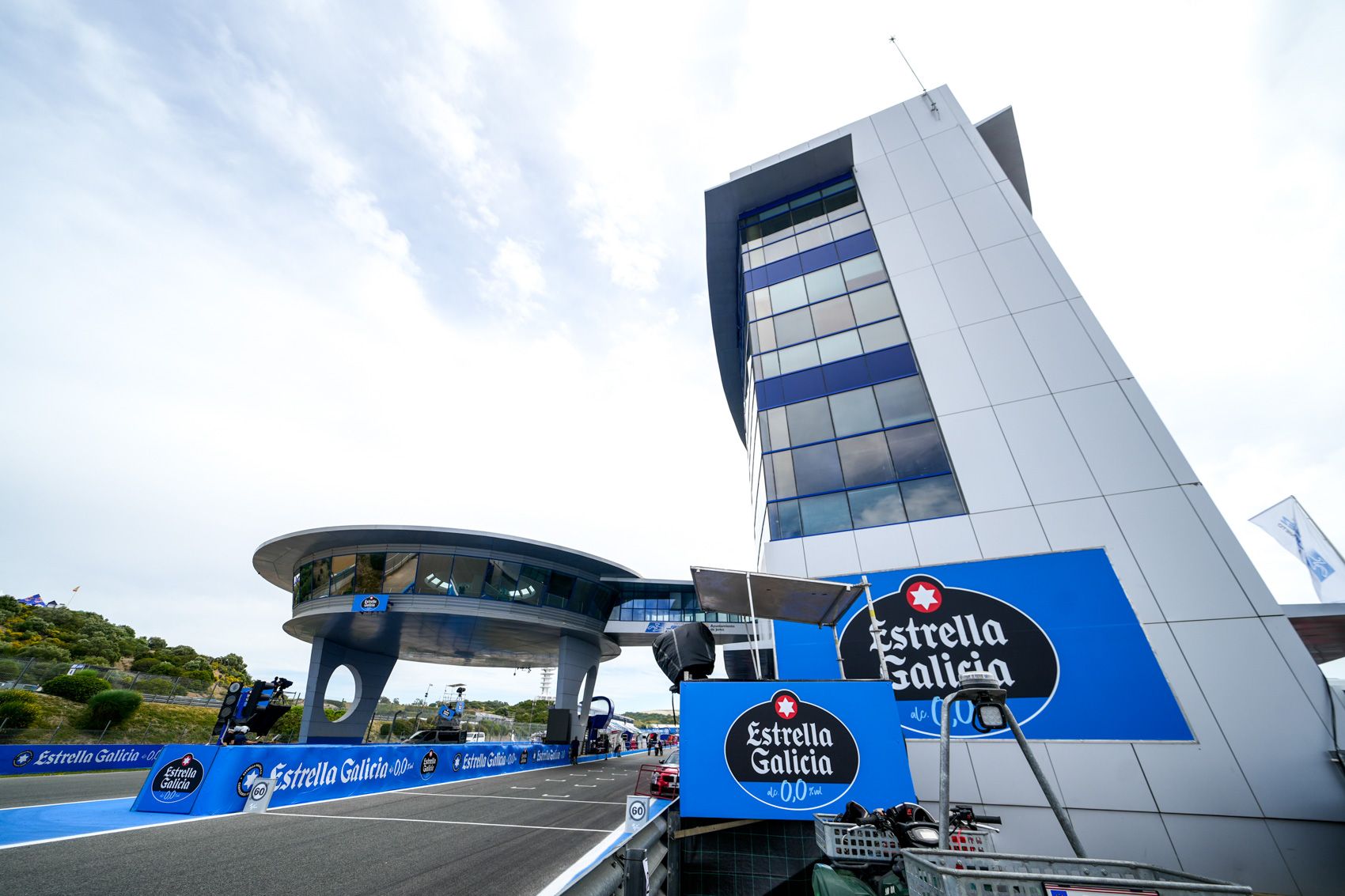 Buscan personal del sector de la hostelería para trabajar en el Circuito de Jerez. Buscan personal del sector de la hostelería para trabajar en el Circuito de Jerez.