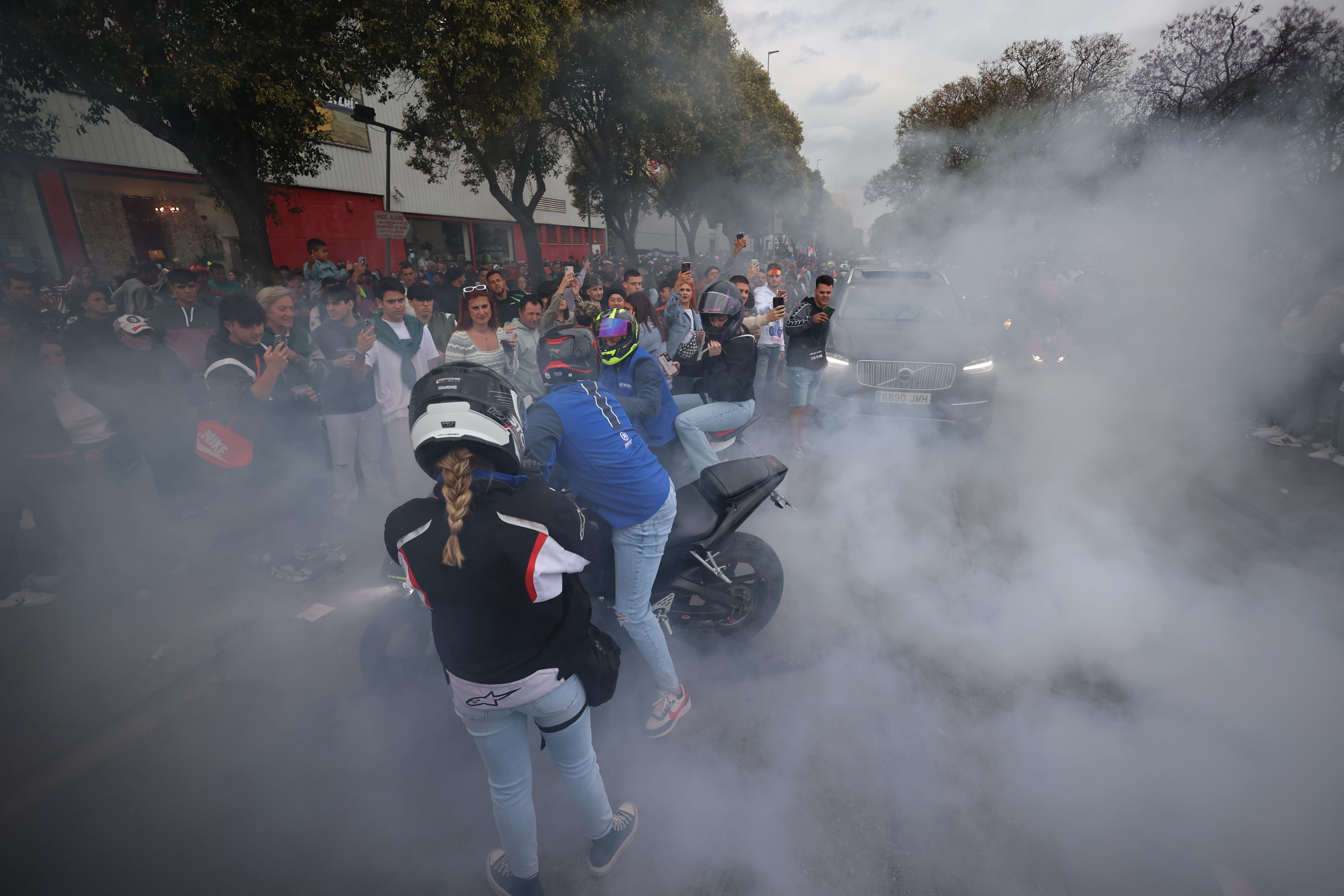 Viernes de 'fiesta' de las motos en Jerez. Viernes de 'fiesta' de las motos en Jerez.
