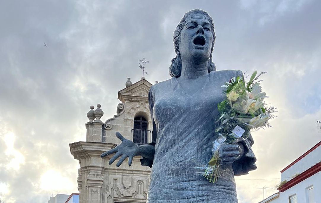 Monumento a la Paquera de Jerez en la Plazuela.