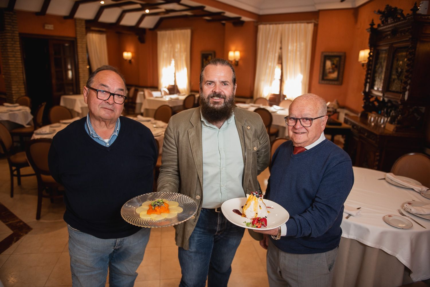 Fernando, Jose Manuel y Curro Mayo, actuales herederos del legado de Emilia.