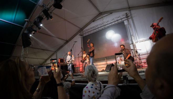 Concierto de Tomasito en la caseta de la juventud